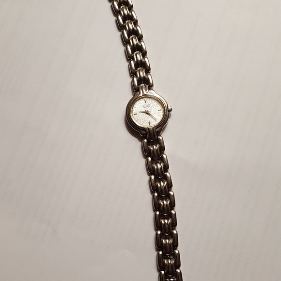 CITIZEN STAINLESS STEEL SILVER WATCH - Picture 3 of 4